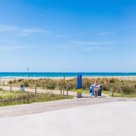 Sunny 3 Blocks To The Castelldefels