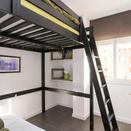 Apartment Sunny 3 Blocks To The Castelldefels