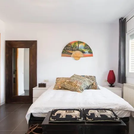 Apartment Sunny 3 Blocks To The Castelldefels